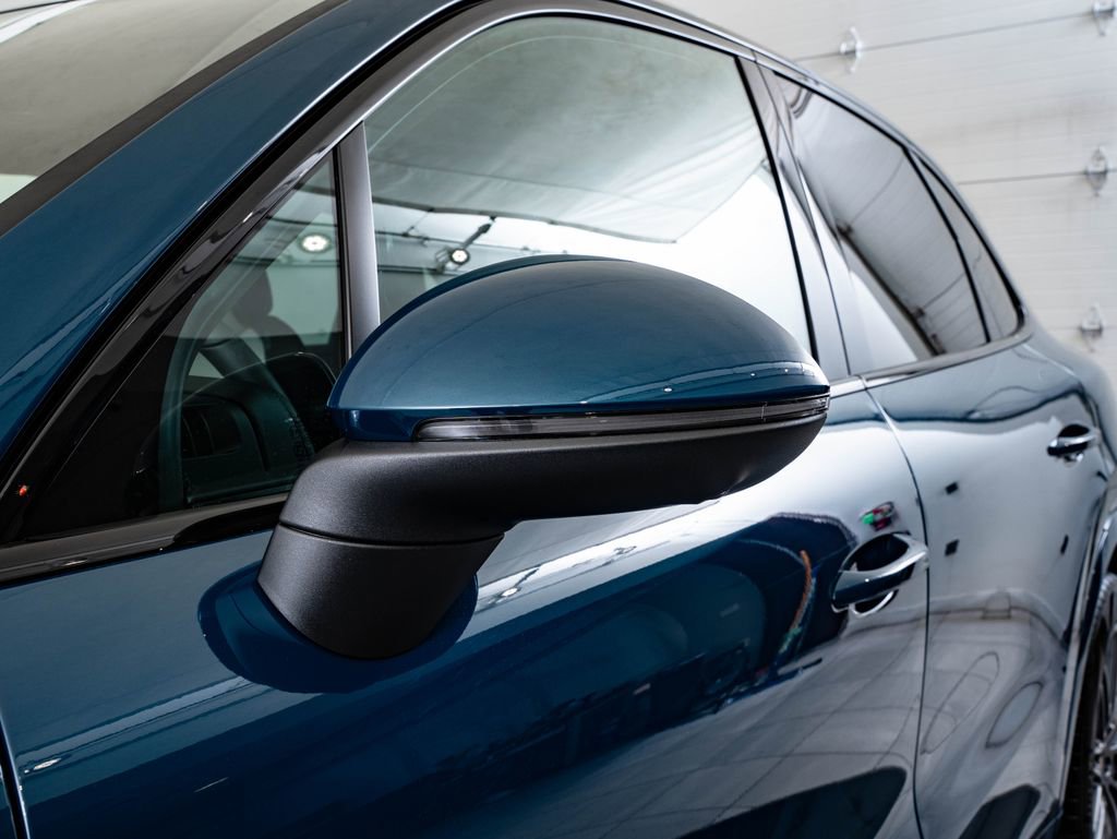 New 2026 Porsche Cayenne image 17