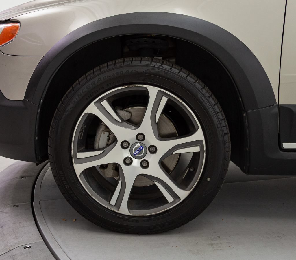Used 2015 Volvo XC70 T6 w/ Technology Package AWD/4WD image 21