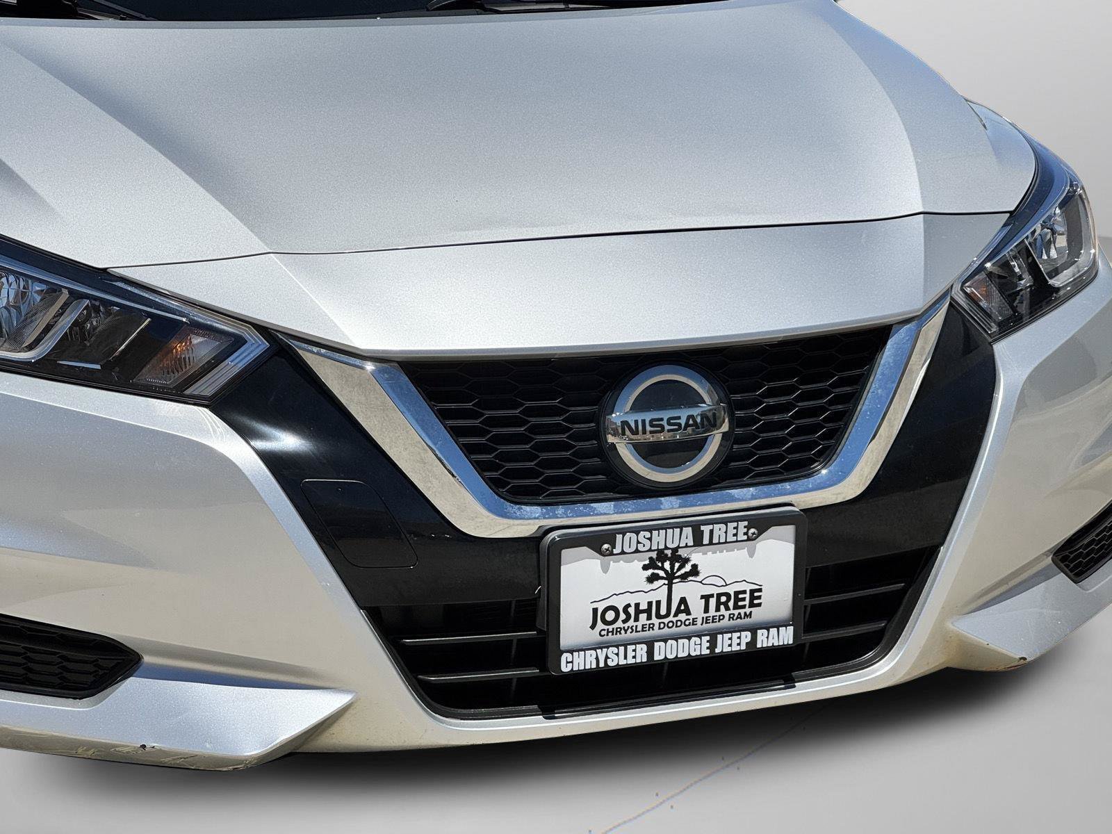 Used 2022 Nissan Versa SV FWD image 7