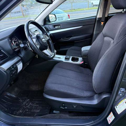 Used 2011 Subaru Outback 2.5i Premium AWD/4WD image 11