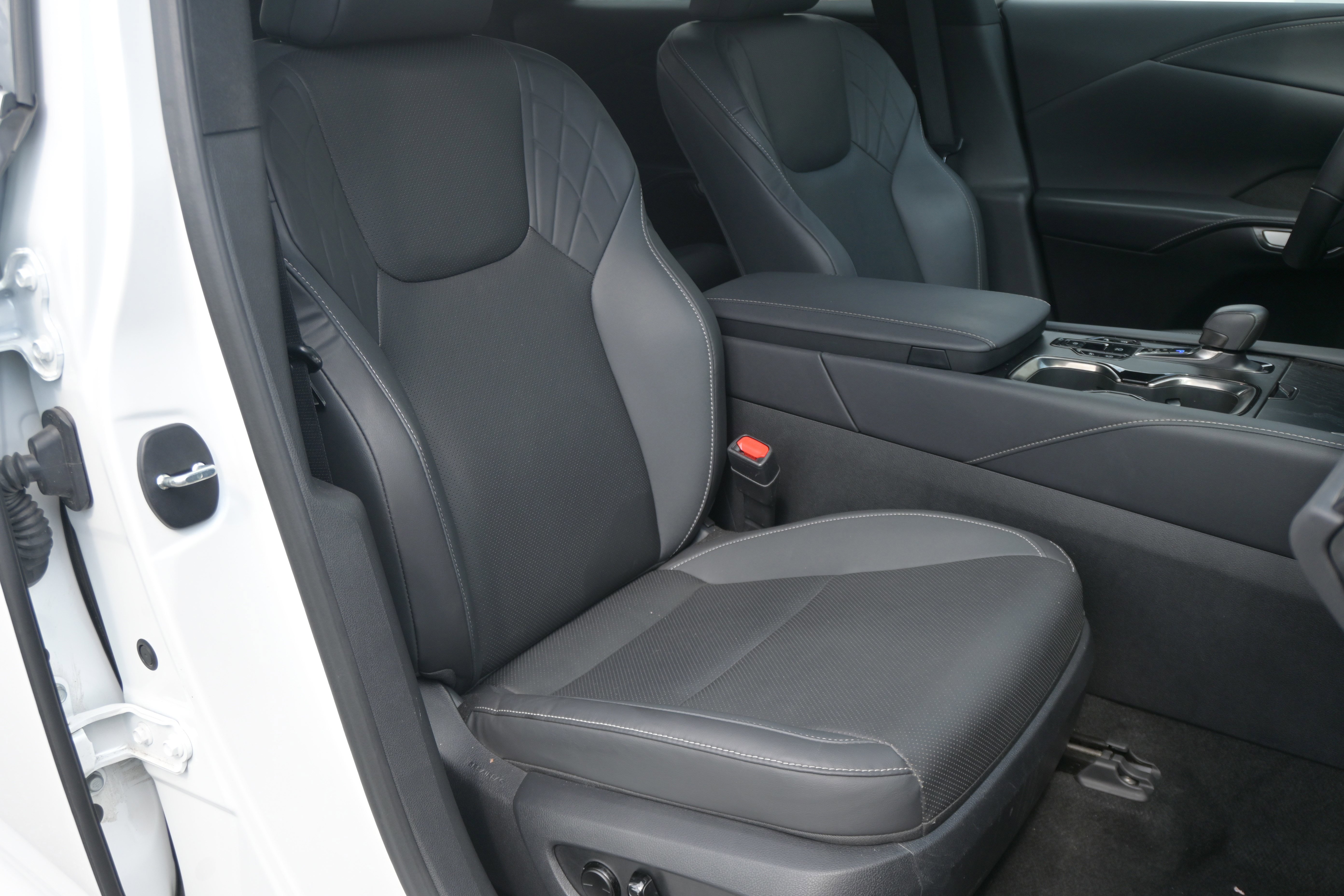 Used 2023 Lexus RX 350 Premium w/ Accessory Package AWD/4WD image 32