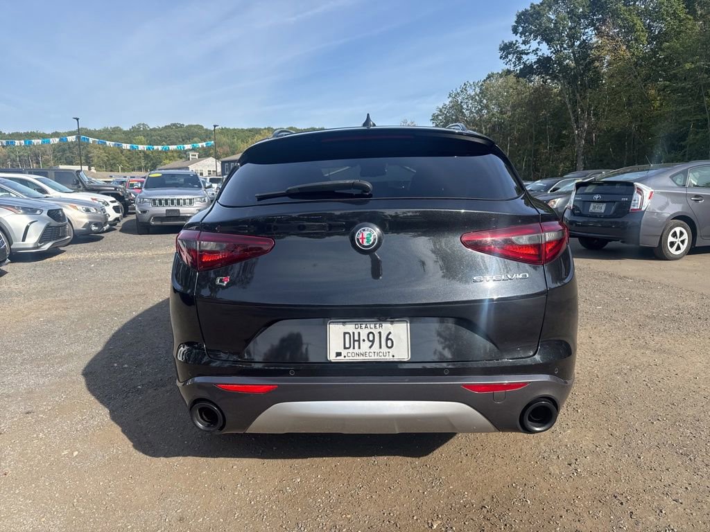 Used 2022 Alfa Romeo Stelvio Ti image 18