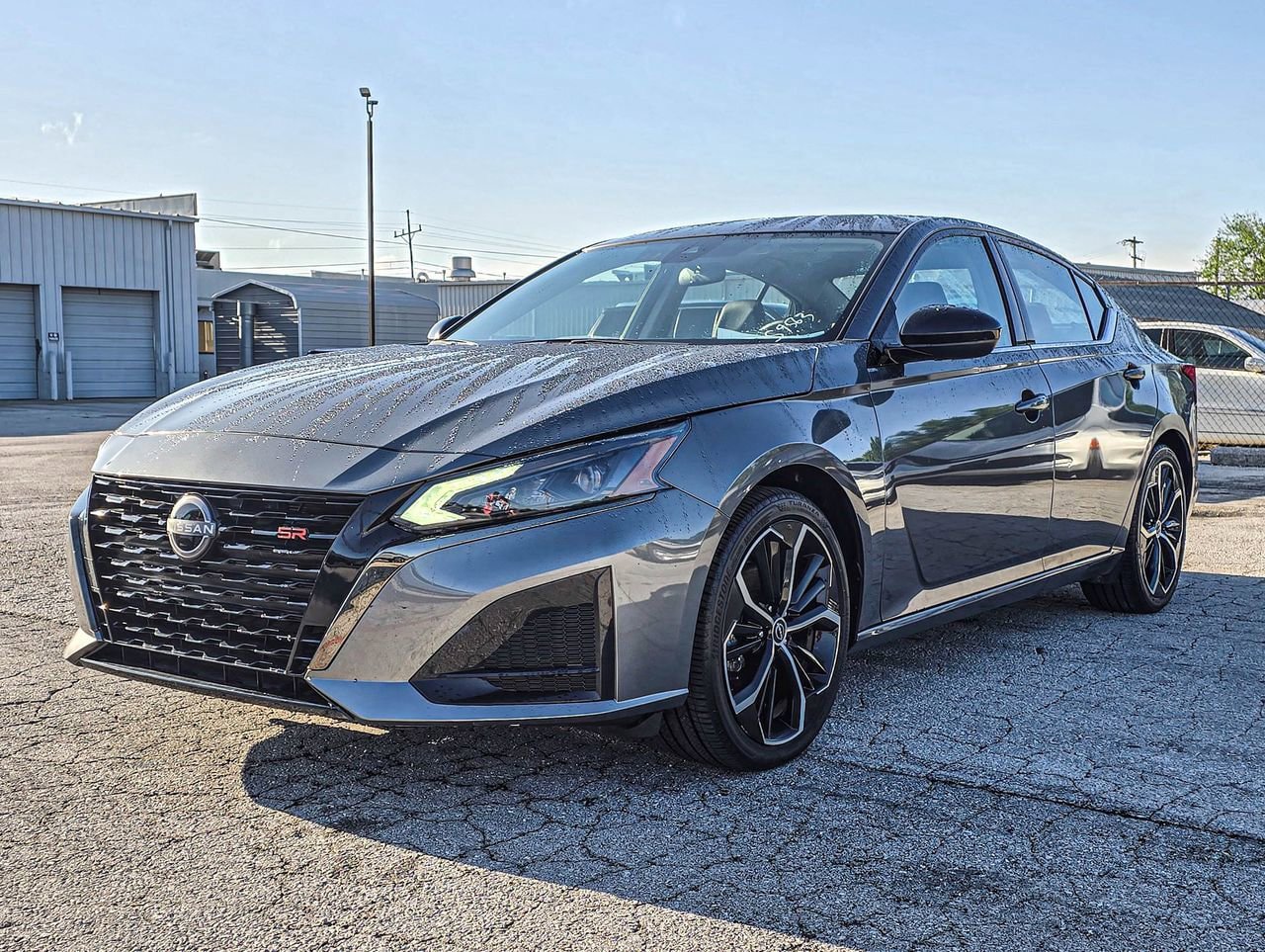 Used 2025 Nissan Altima 2.5 SR FWD image 3