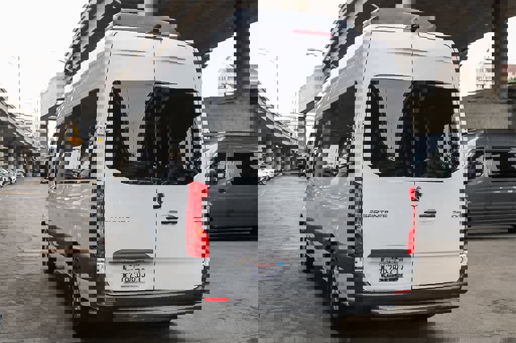 Used 2020 Mercedes-Benz Sprinter 2500 image 6