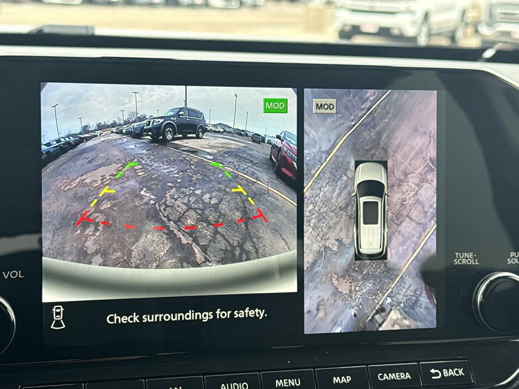 Certified 2024 Nissan Pathfinder SL w/ Black Appearance Package image 19