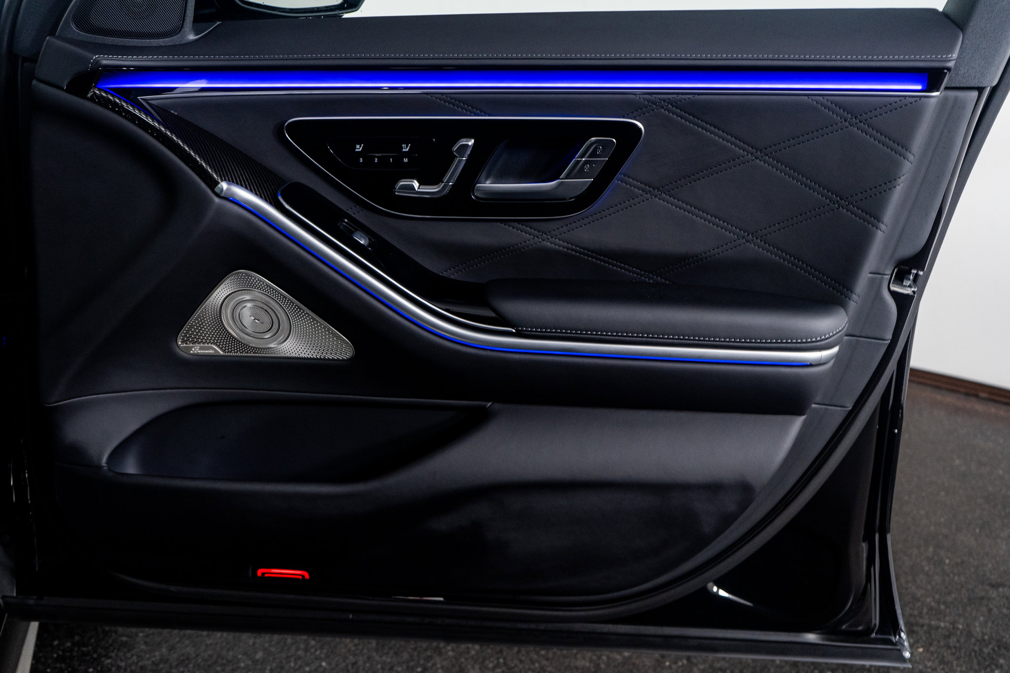 Used 2025 Mercedes-Benz S 63 AMG S w/ AMG Night Package image 58