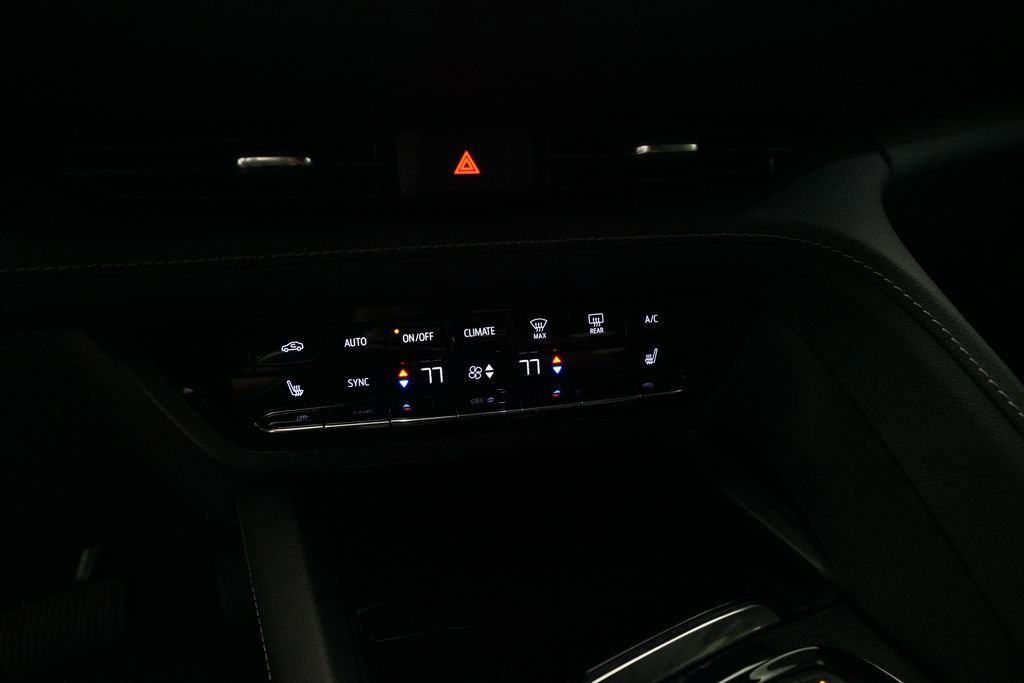 Used 2023 Buick Envision Essence FWD image 21