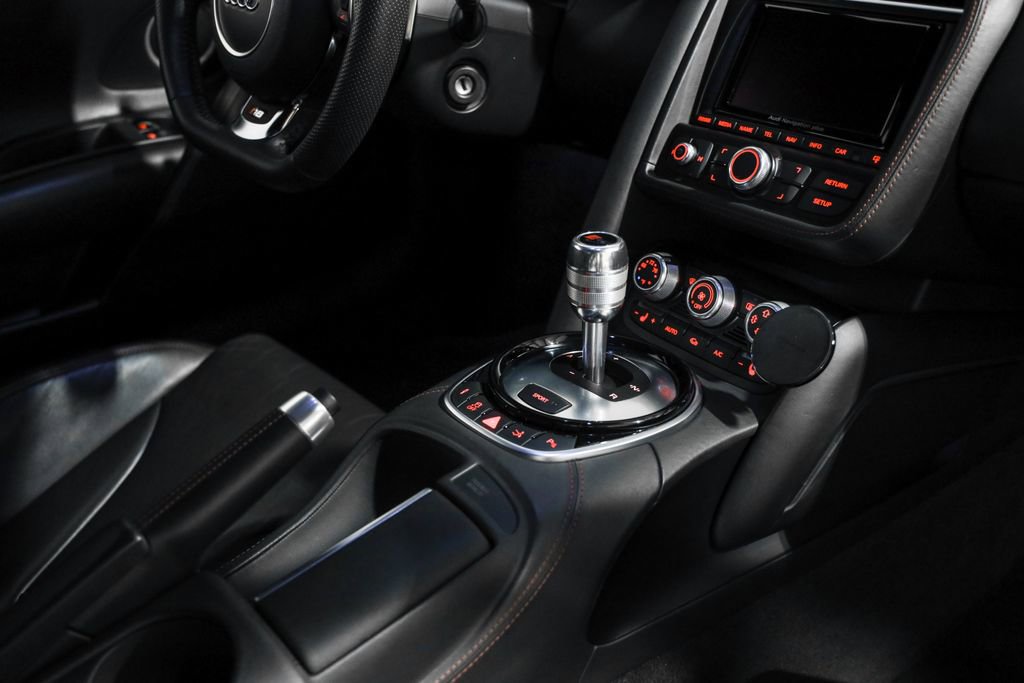 Used 2014 Audi R8 V8 image 31