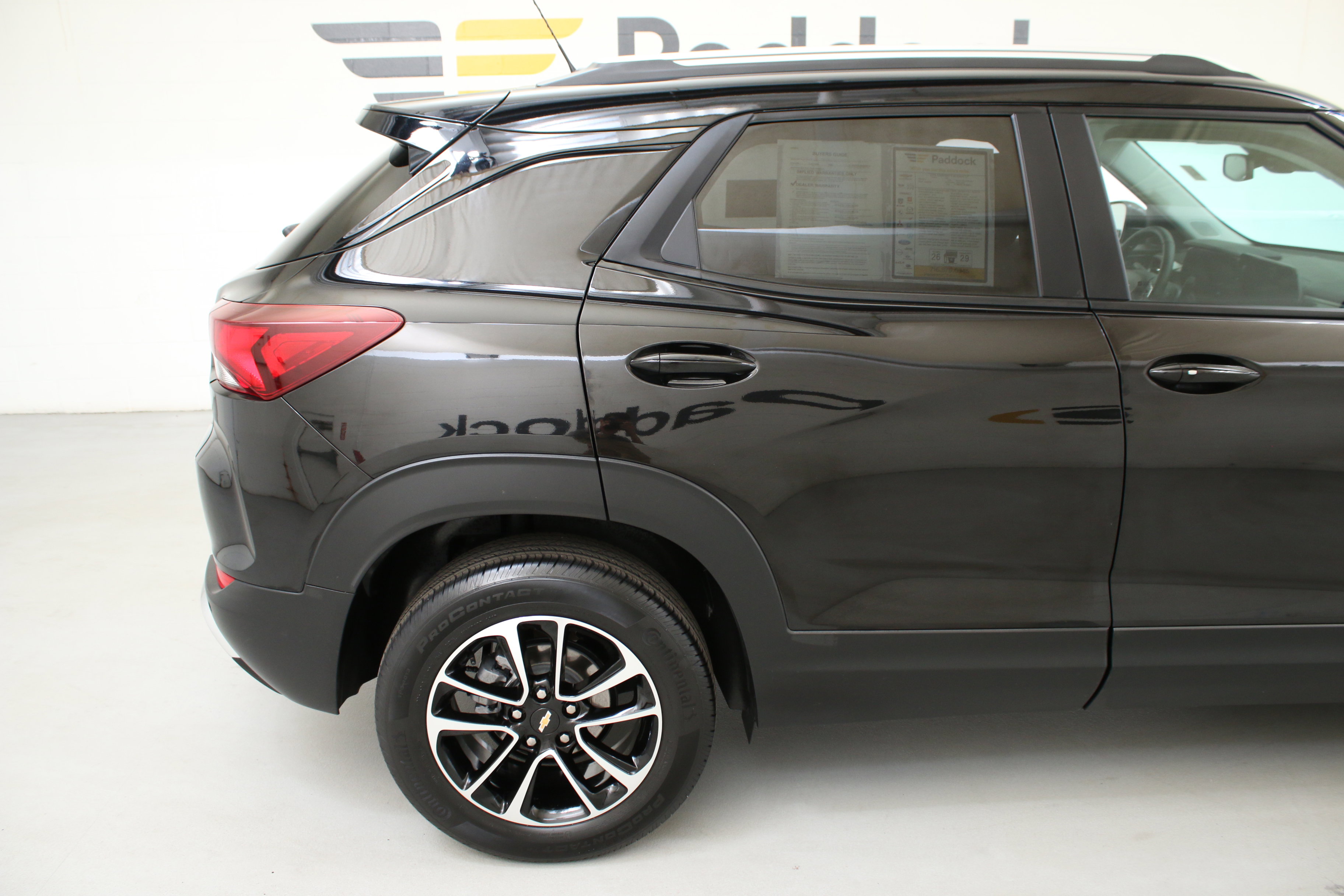 Used 2025 Chevrolet TrailBlazer LT w/ Convenience Package AWD/4WD image 9