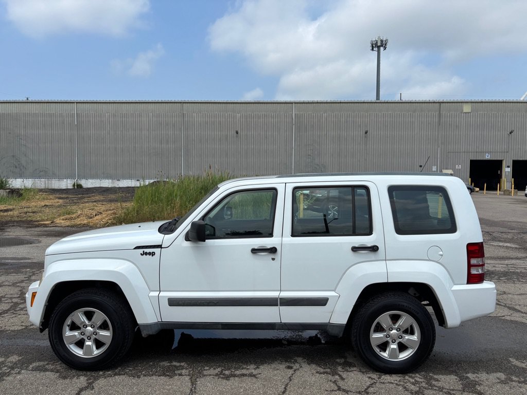 Used 2012 Jeep Liberty Sport RWD image 6