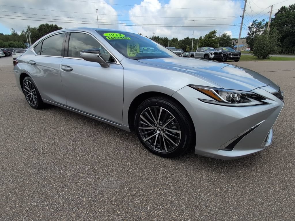 Used 2024 Lexus ES 300h w/ Premium Package FWD image 9