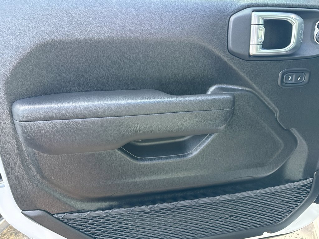 Used 2024 Jeep Wrangler Sport S image 15