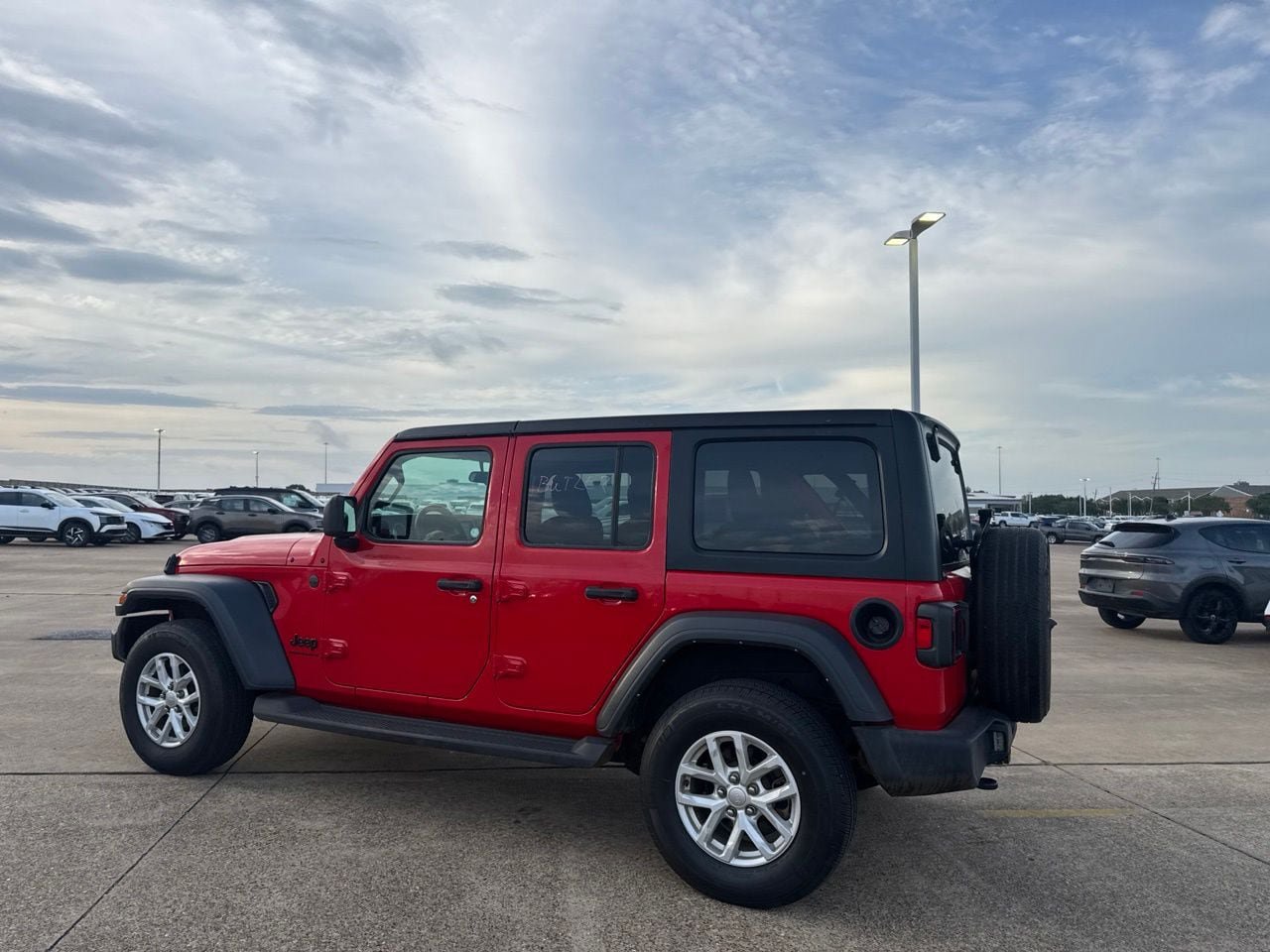 Used 2023 Jeep Wrangler Unlimited Sport AWD/4WD image 12