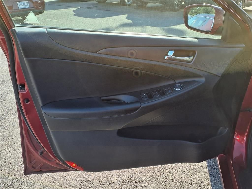 Used 2011 Hyundai Sonata SE image 15
