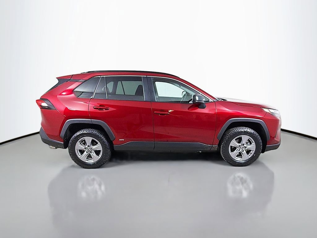 Used 2025 Toyota RAV4 LE AWD/4WD image 5