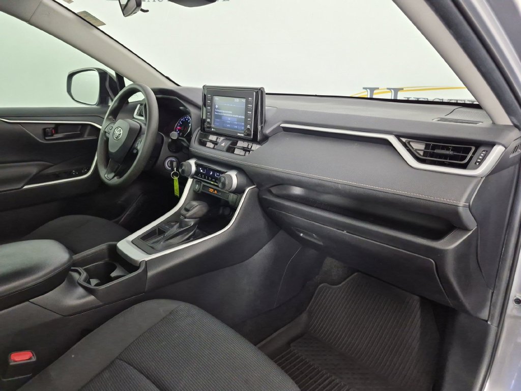 Used 2021 Toyota RAV4 LE FWD image 36