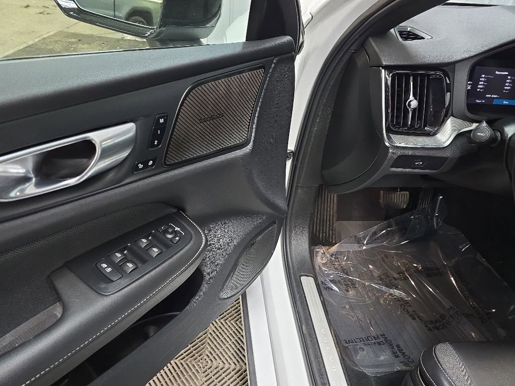 Used 2024 Volvo S60 B5 Plus w/ Climate Package AWD/4WD image 28