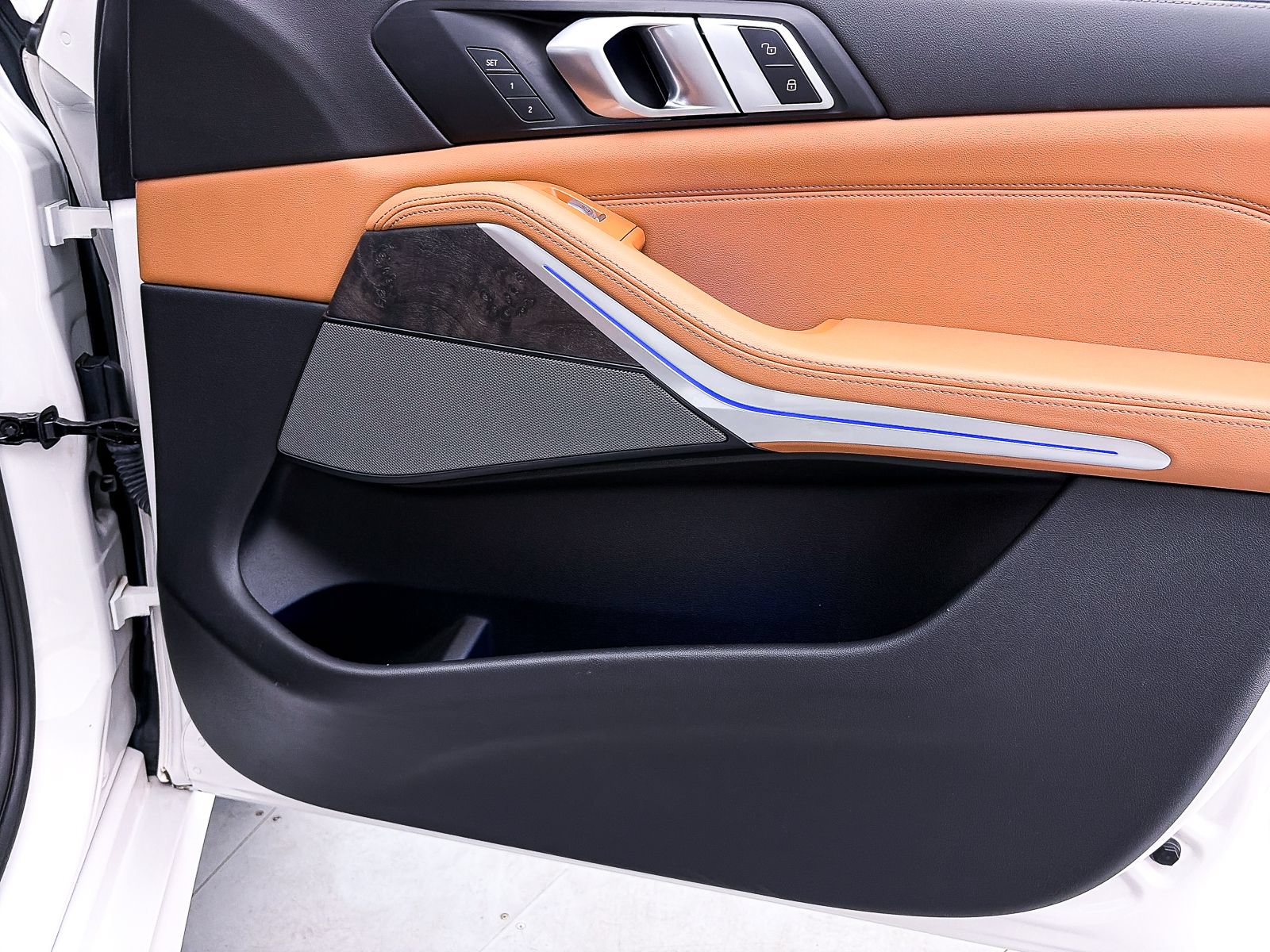 Used 2023 BMW X7 xDrive40i w/ M Sport Package AWD/4WD image 36
