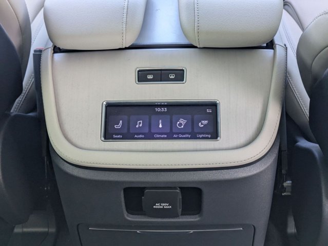 Used 2025 Lincoln Navigator Reserve AWD/4WD image 18
