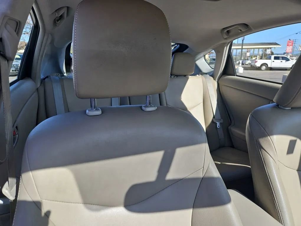 Used 2012 Toyota Prius Four w/ Deluxe Solar Roof Pkg image 14