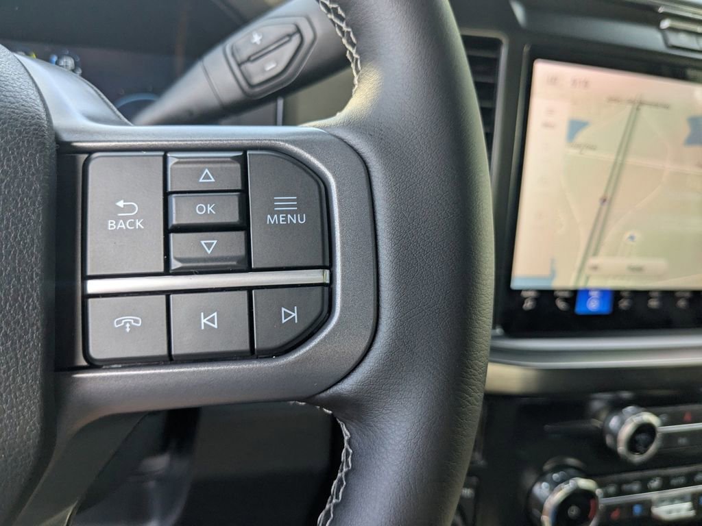 New 2026 Ford F250 Lariat w/ Black Appearance Package image 32