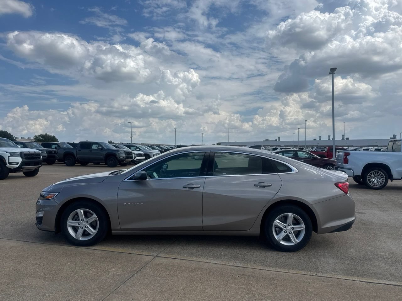 Used 2025 Chevrolet Malibu LS FWD image 14