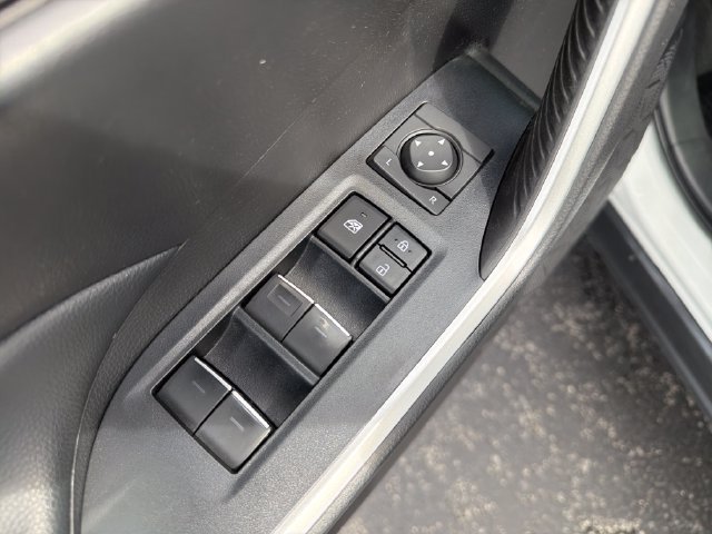 Used 2022 Toyota RAV4 XLE Premium AWD/4WD image 13