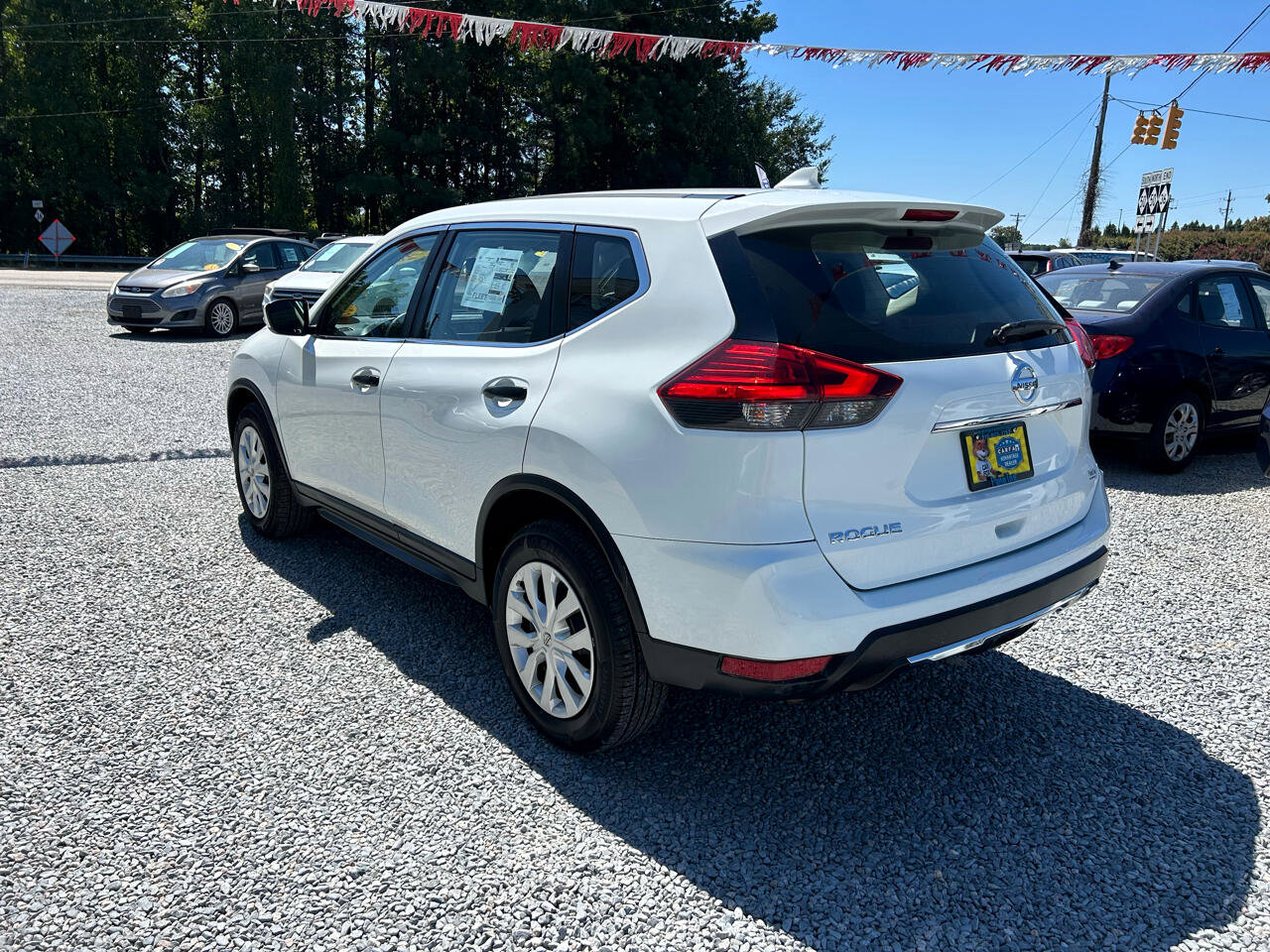 Used 2017 Nissan Rogue S image 3