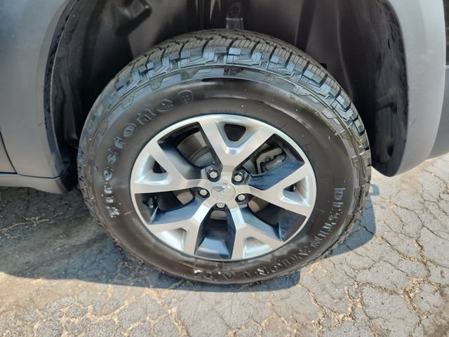 Used 2015 Jeep Cherokee Trailhawk w/ Cold Weather Group AWD/4WD image 26