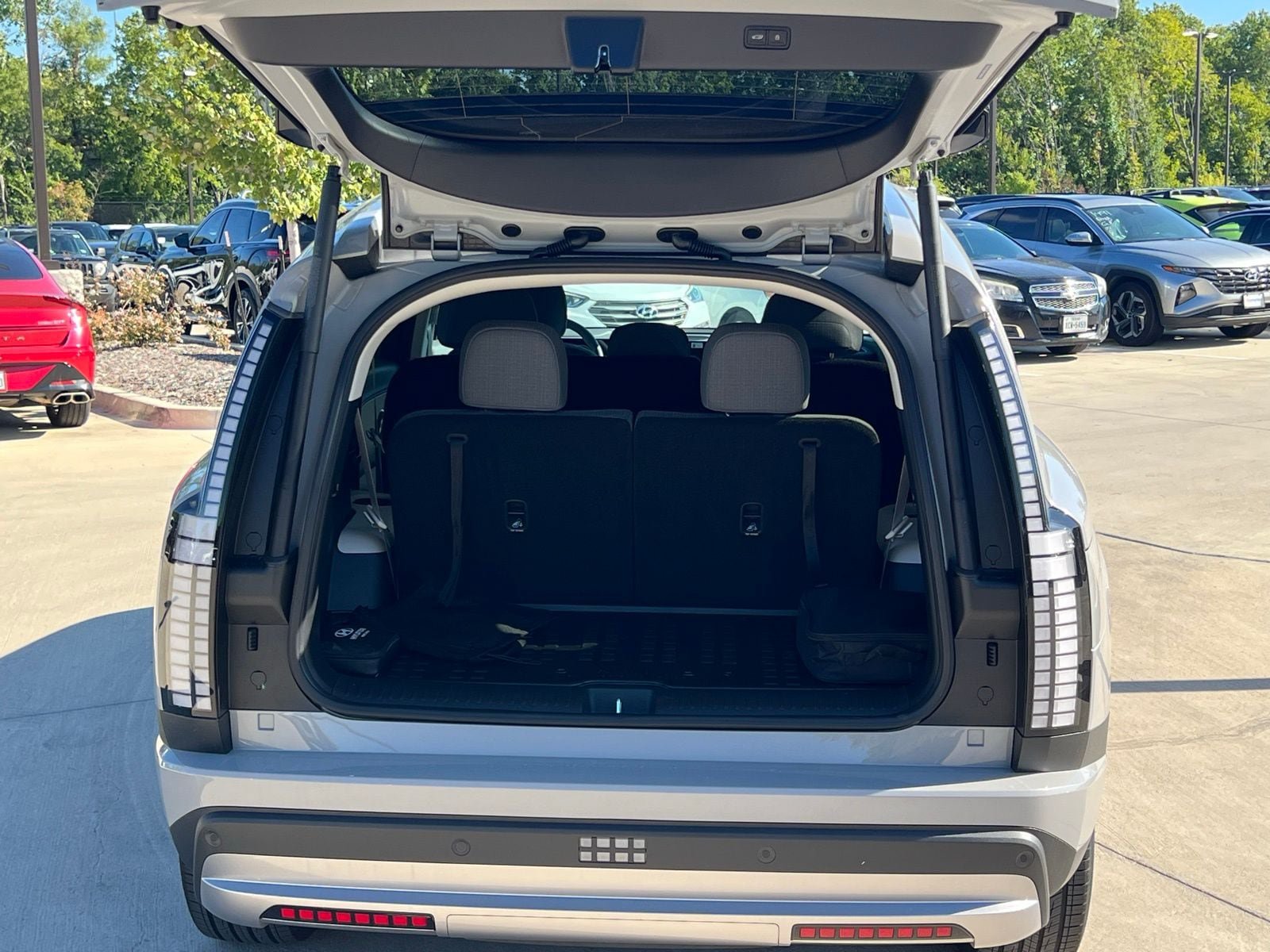 New 2026 Hyundai Ioniq 9 SE AWD/4WD image 14