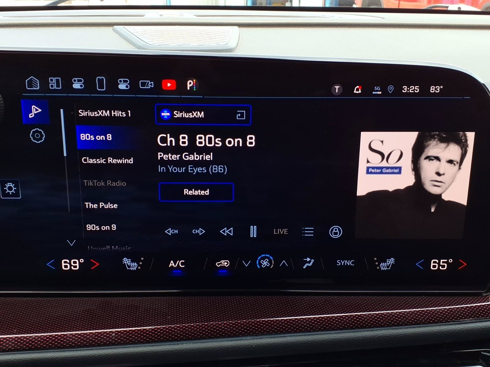 Used 2025 Chevrolet Traverse Z71 w/ Enhanced Driving Package AWD/4WD image 22