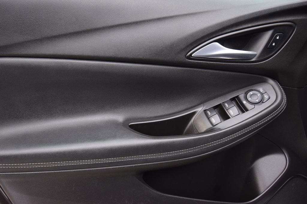 Used 2020 Buick Encore GX Select w/ Sport Touring Package image 26