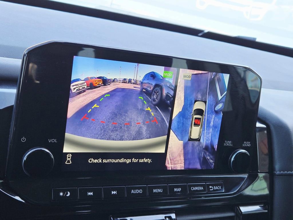 Used 2023 Nissan Pathfinder SL w/ Black Appearance Package image 27