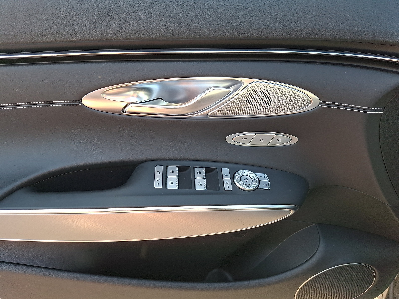 Certified 2023 Genesis Electrified GV70 AWD/4WD image 12