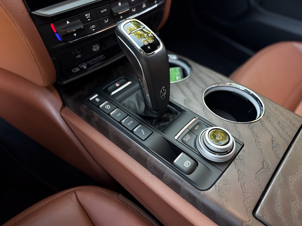 Used 2023 Maserati Quattroporte GT RWD image 11