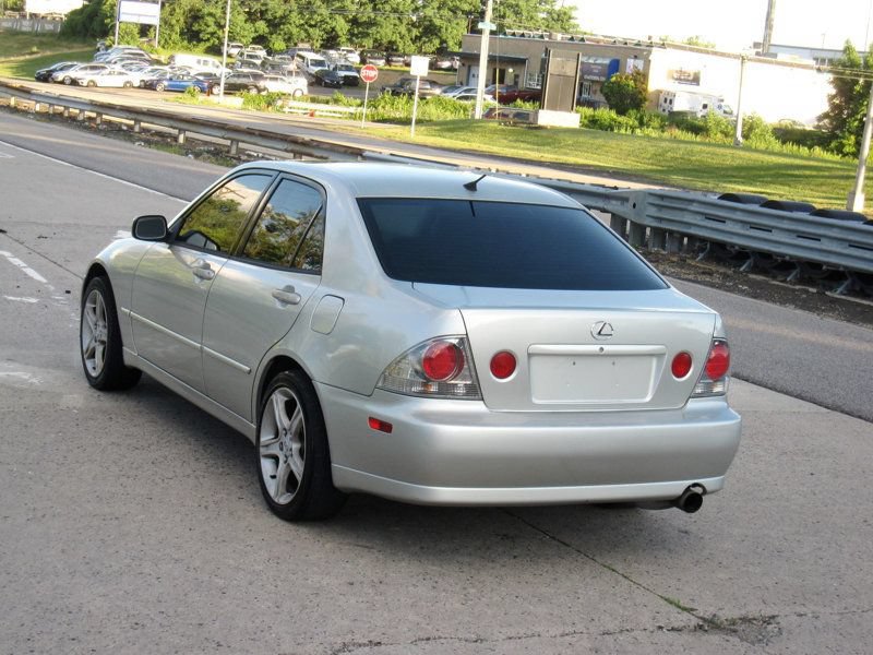 Used 2002 Lexus IS 300 RWD image 13