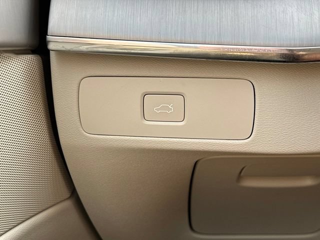 Certified 2024 Volvo XC90 B5 Core w/ Protection Package Premier AWD/4WD image 32