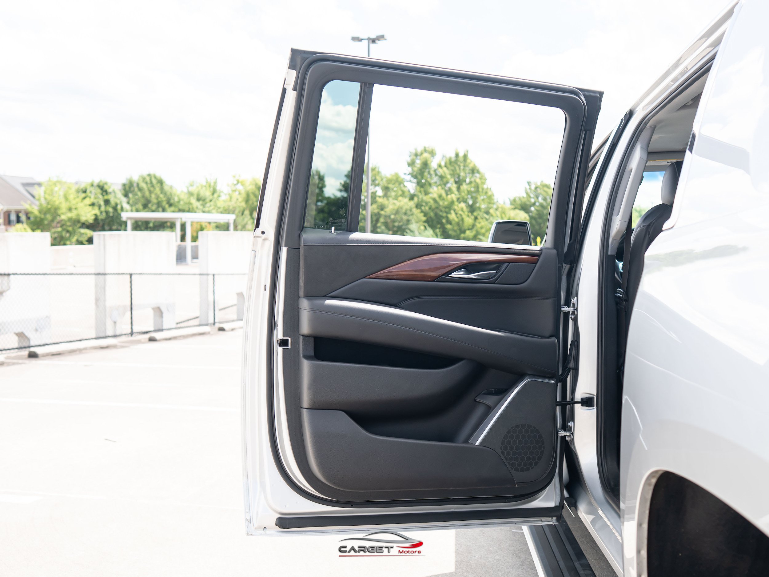 Used 2019 Cadillac Escalade ESV Premium Luxury AWD/4WD image 44