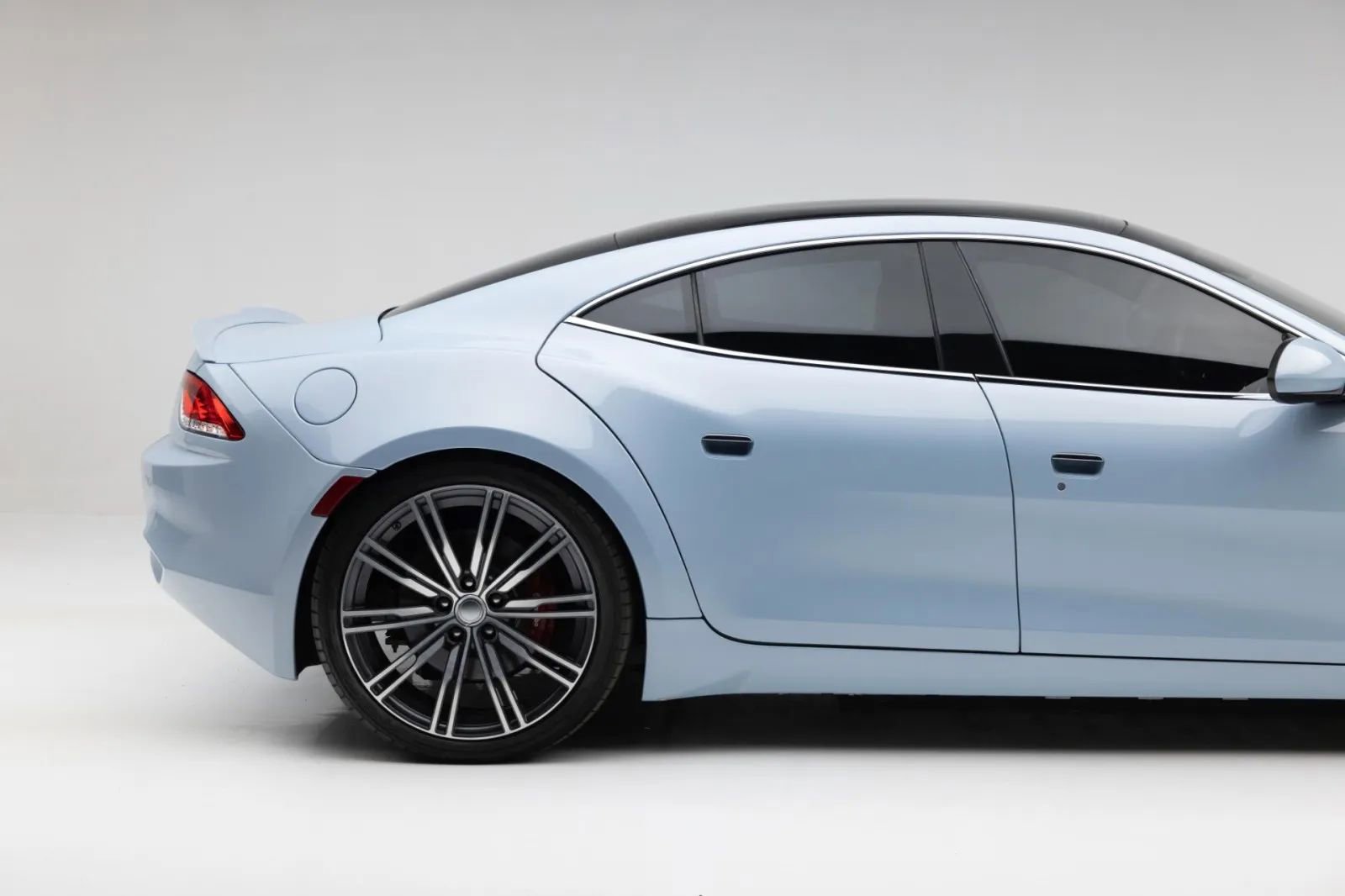 Used 2018 Karma Revero Luxury RWD image 17