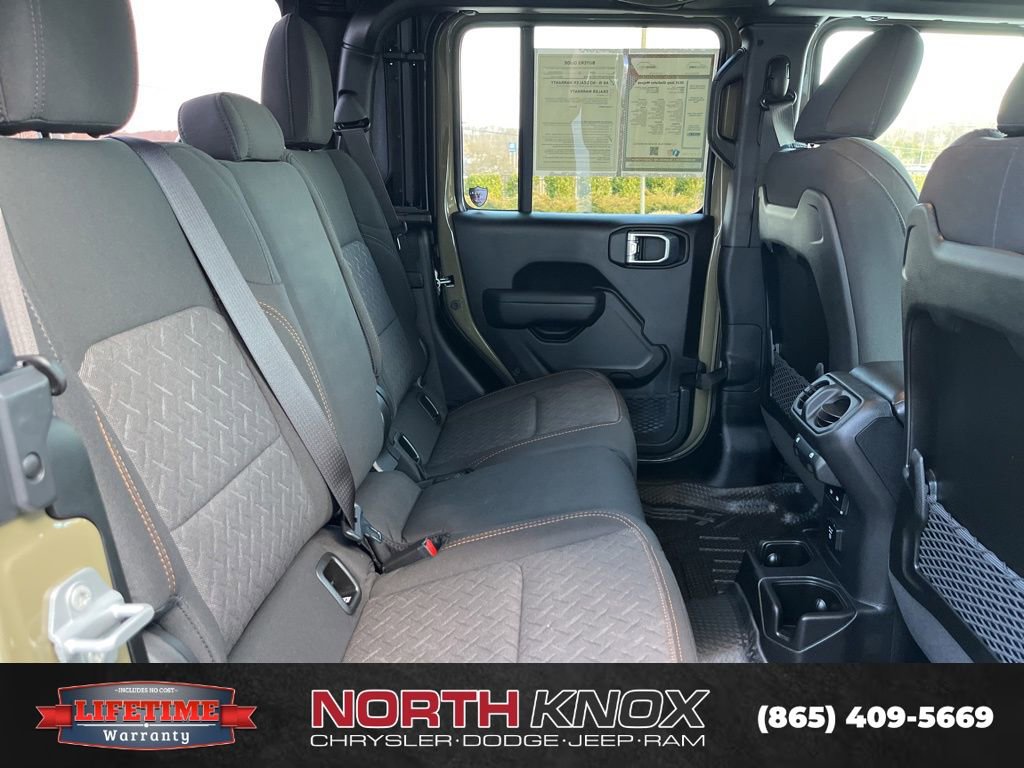 Used 2025 Jeep Gladiator Mojave w/ Convenience Group image 22