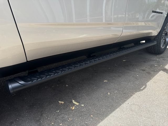 Certified 2023 Chevrolet Suburban Z71 w/ Luxury Package AWD/4WD image 34