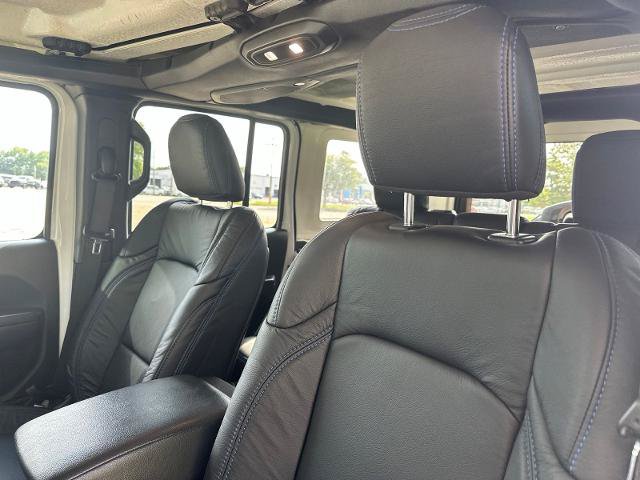 Used 2024 Jeep Wrangler Unlimited Rubicon AWD/4WD image 3