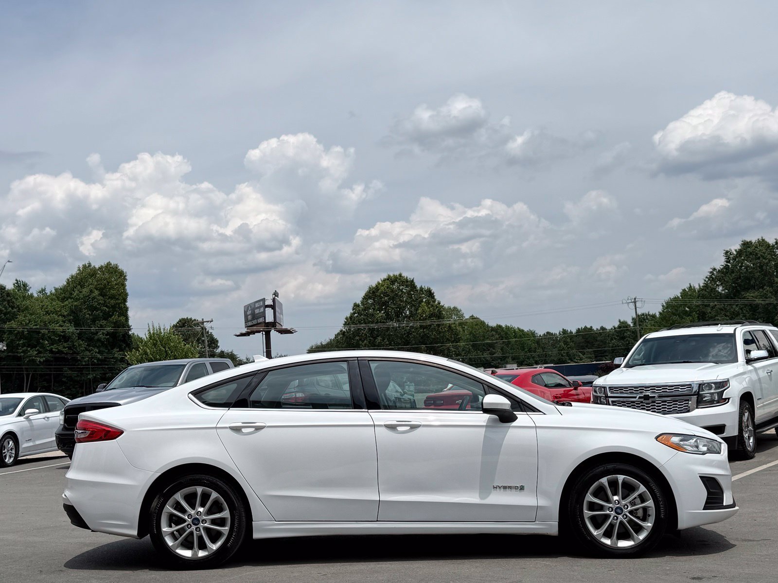 Used 2019 Ford Fusion SE FWD image 6
