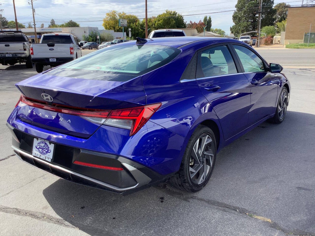 Used 2025 Hyundai Elantra SEL FWD image 9