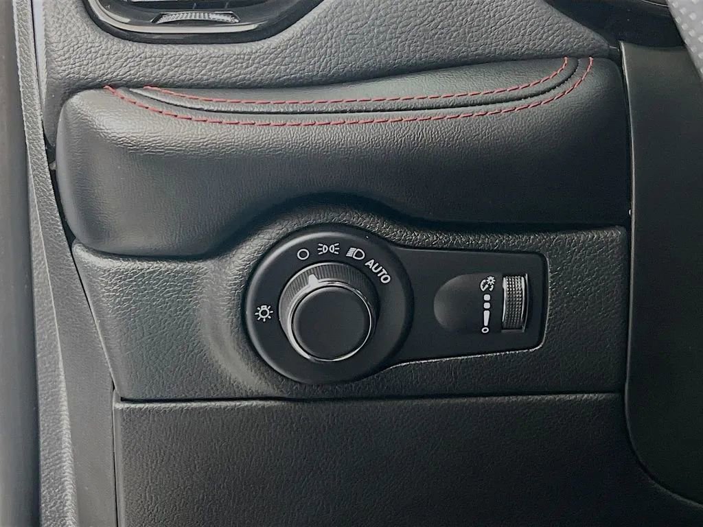 Used 2023 Dodge Durango GT image 11