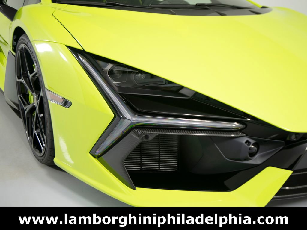 Used 2025 Lamborghini Revuelto image 45
