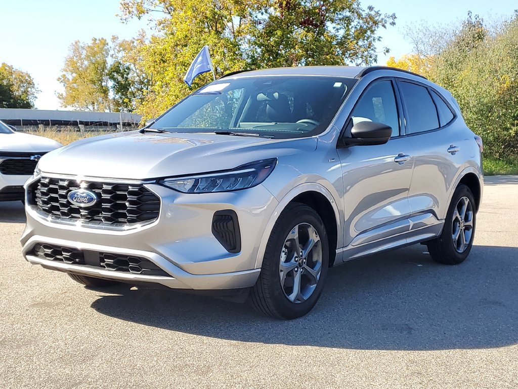 Certified 2024 Ford Escape ST-Line w/ Tech Pack #1 AWD/4WD image 2