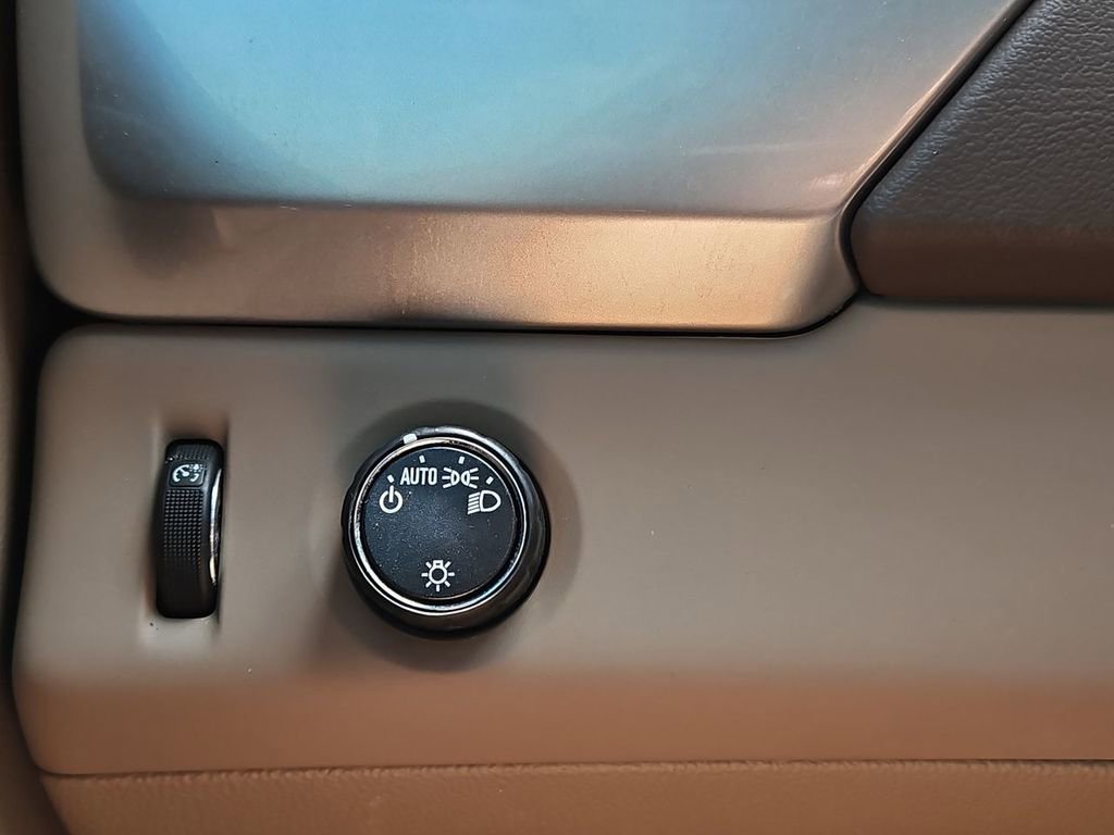 Certified 2018 Chevrolet Tahoe LS w/ Enhanced Driver Alert Package RWD image 17