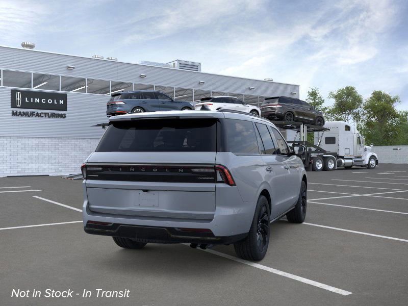 New 2026 Lincoln Navigator Reserve w/ Jet Appearance Package AWD/4WD image 8
