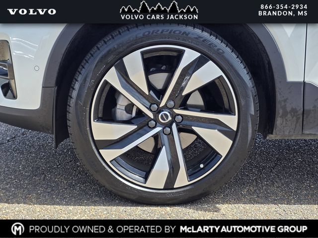 Used 2024 Volvo XC40 B5 Plus w/ Protection Package Premier AWD/4WD image 35
